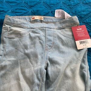 Levi’s kid pull on Jegging